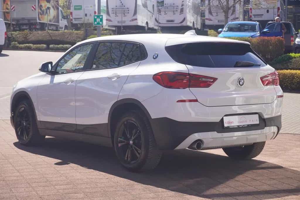 BMW X2 sDrive 18 i Advantage Navi PDC LED 03/2019-photo-2