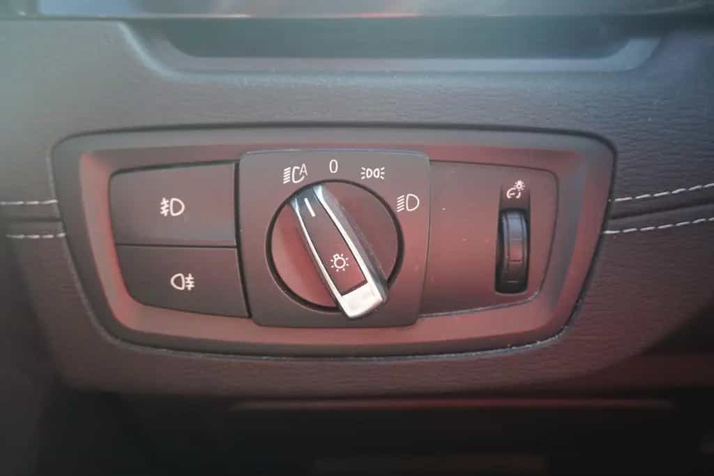 BMW X2 sDrive 18 i Advantage Navi PDC LED 03/2019-photo-20