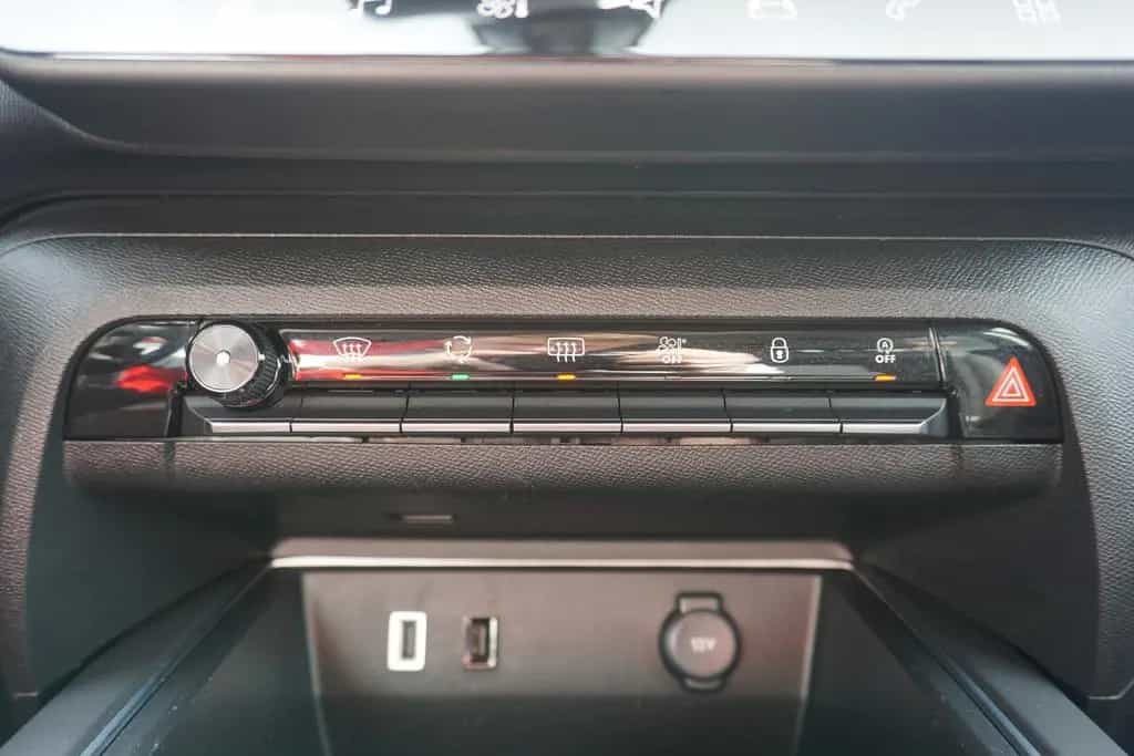 Citroën C5 Aircross 1.2M-Hybrid Plus LED Navi Teilleder 01/2024-photo-17