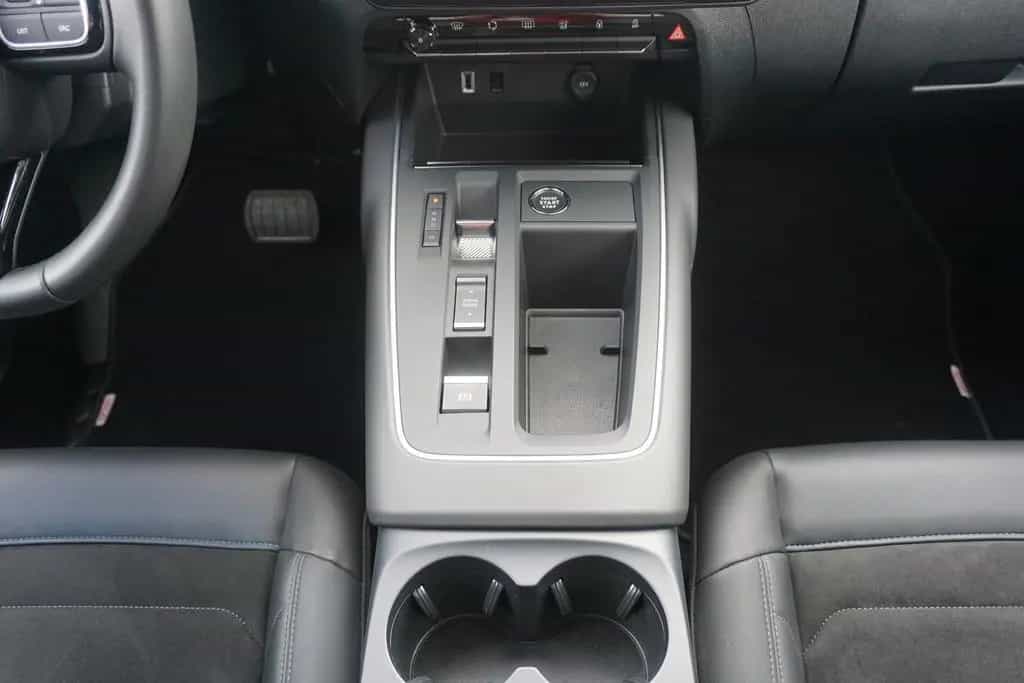 Citroën C5 Aircross 1.2M-Hybrid Plus LED Navi Teilleder 01/2024-photo-19