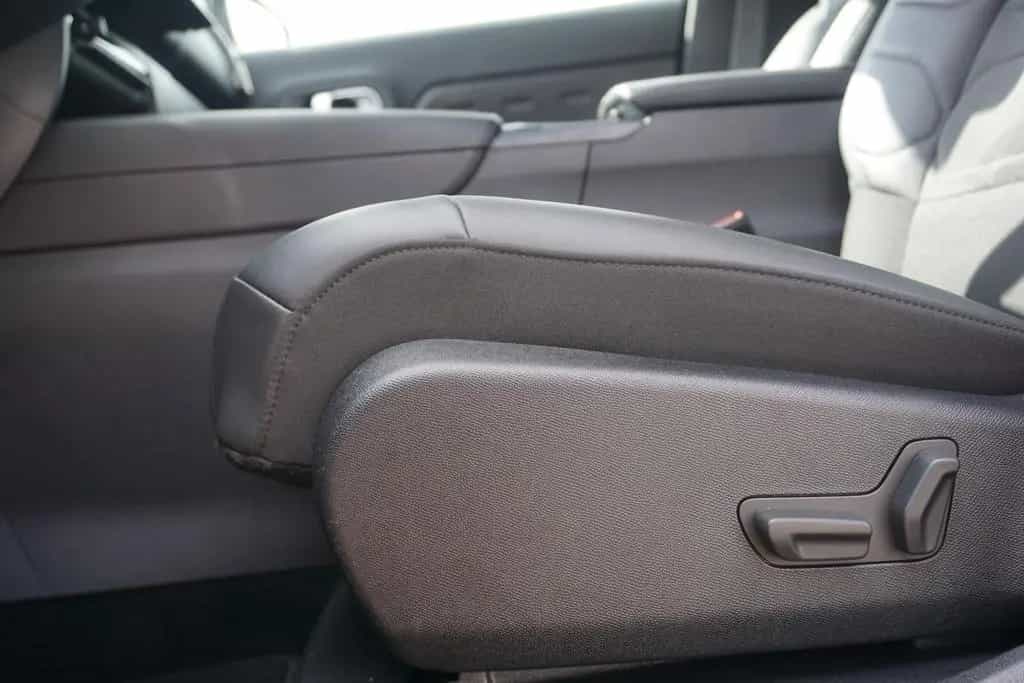 Citroën C5 Aircross 1.2M-Hybrid Plus LED Navi Teilleder 01/2024-photo-9