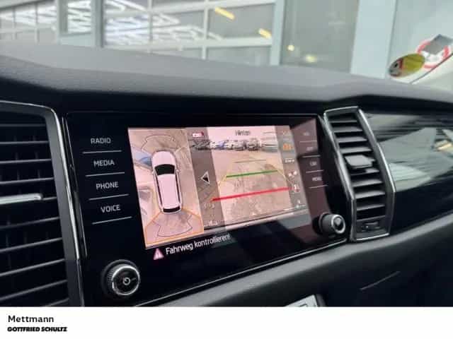 Skoda Kodiaq 2.0 TSI Style 4x4 DSG LED NAVI AHK PANO K 06/2021-photo-17