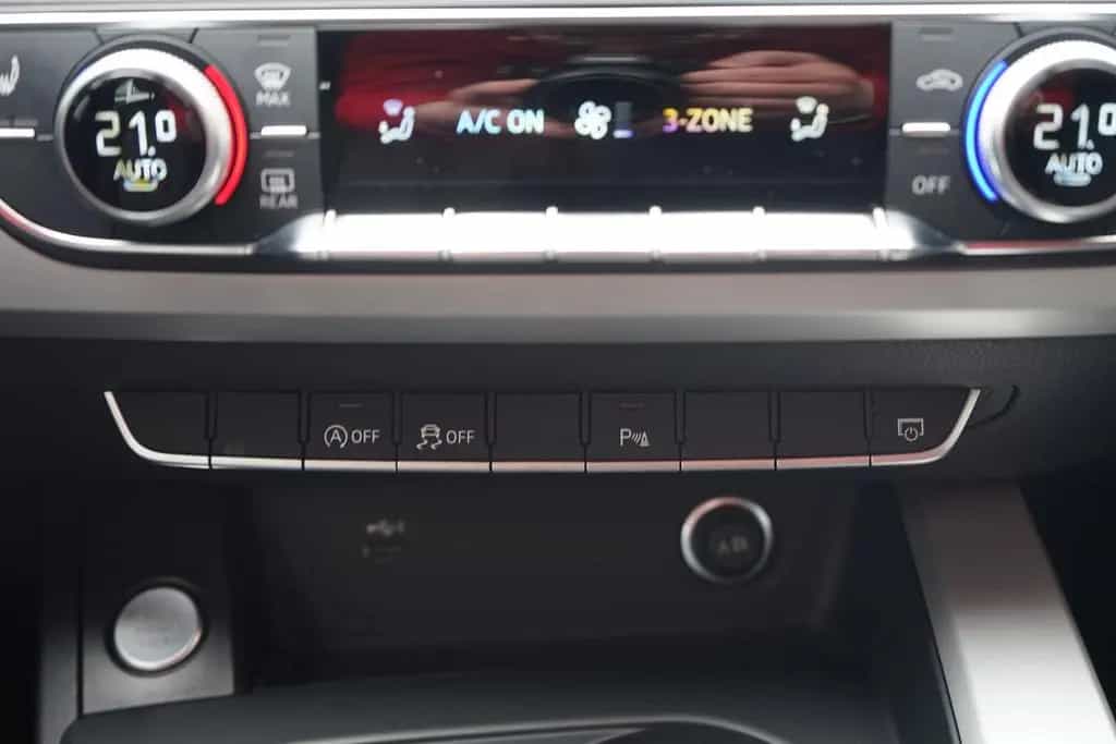 Audi A4 Avant 35 2.0 TDI S line LED Navi ACC DAB PDC 06/2021-photo-17