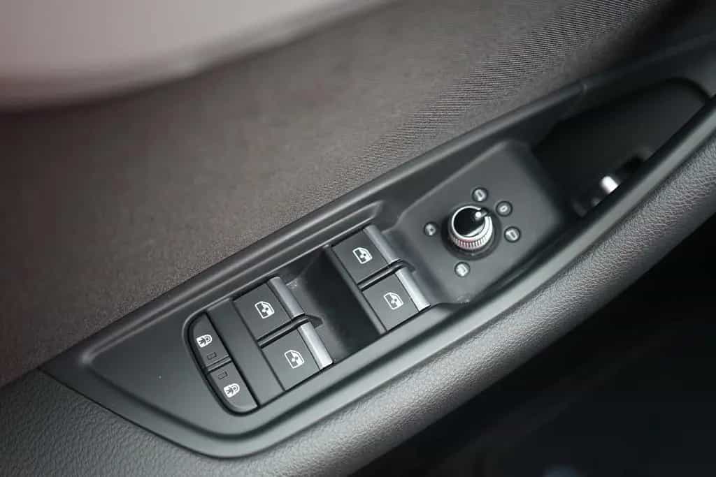 Audi A4 Avant 35 2.0 TDI S line LED Navi ACC DAB PDC 06/2021-photo-32