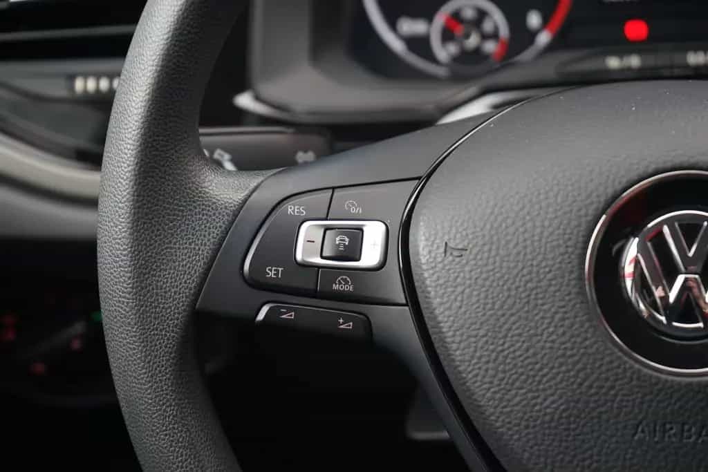 Volkswagen Polo 1.0 Comfortline ACC LED PDC Bluetooth 03/2019-photo-21
