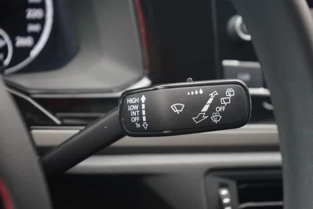 Volkswagen Polo 1.0 Comfortline ACC LED PDC Bluetooth 03/2019-photo-24