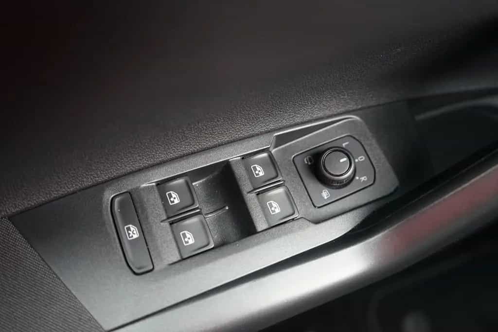 Volkswagen Polo 1.0 Comfortline ACC LED PDC Bluetooth 03/2019-photo-27