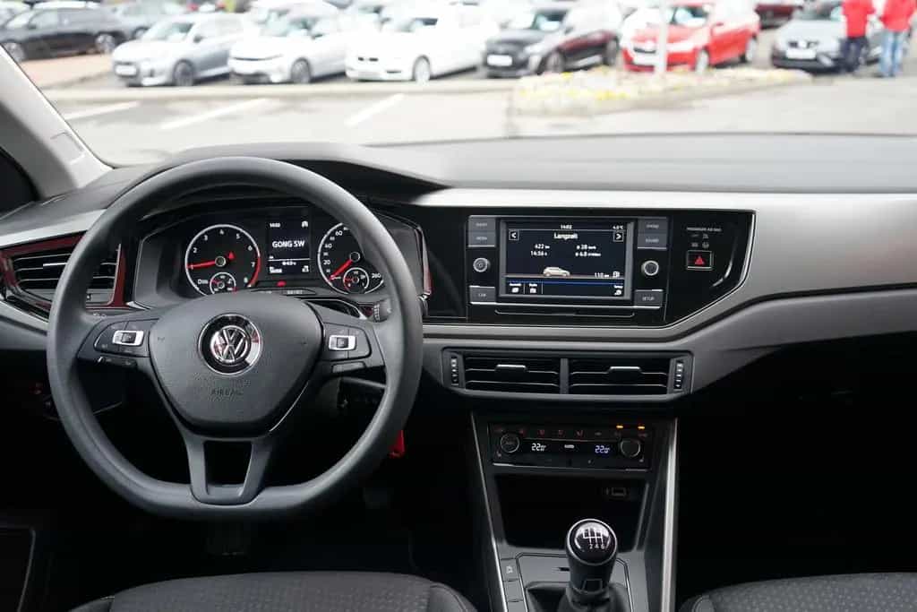 Volkswagen Polo 1.0 Comfortline ACC LED PDC Bluetooth 03/2019-photo-9