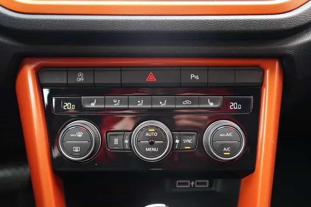 Volkswagen T-Roc 1.5 TSI DSG Style LED Standheizung PDC 07/2019-photo-14