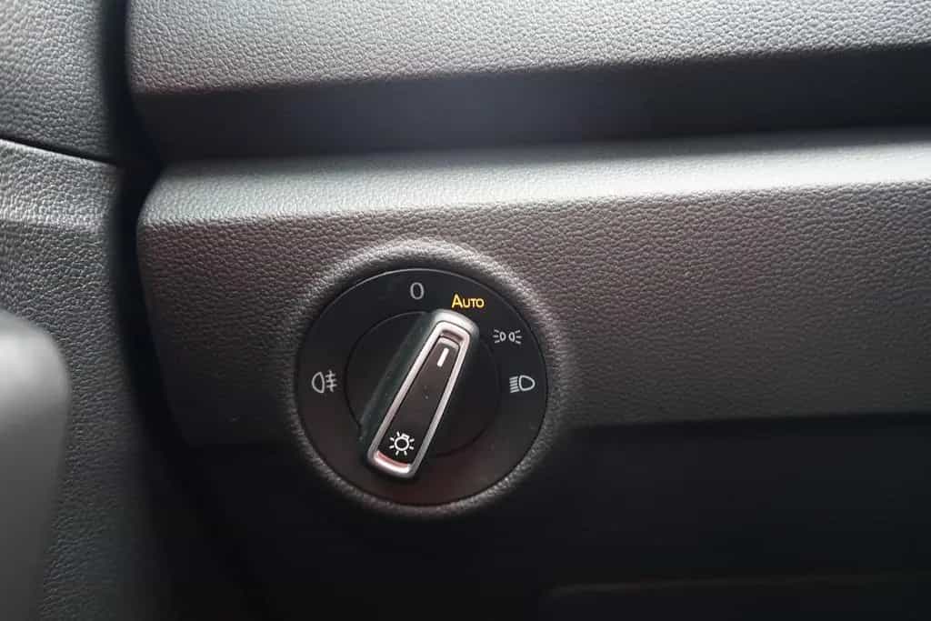 Volkswagen T-Roc 1.5 TSI DSG Style LED Standheizung PDC 07/2019-photo-23