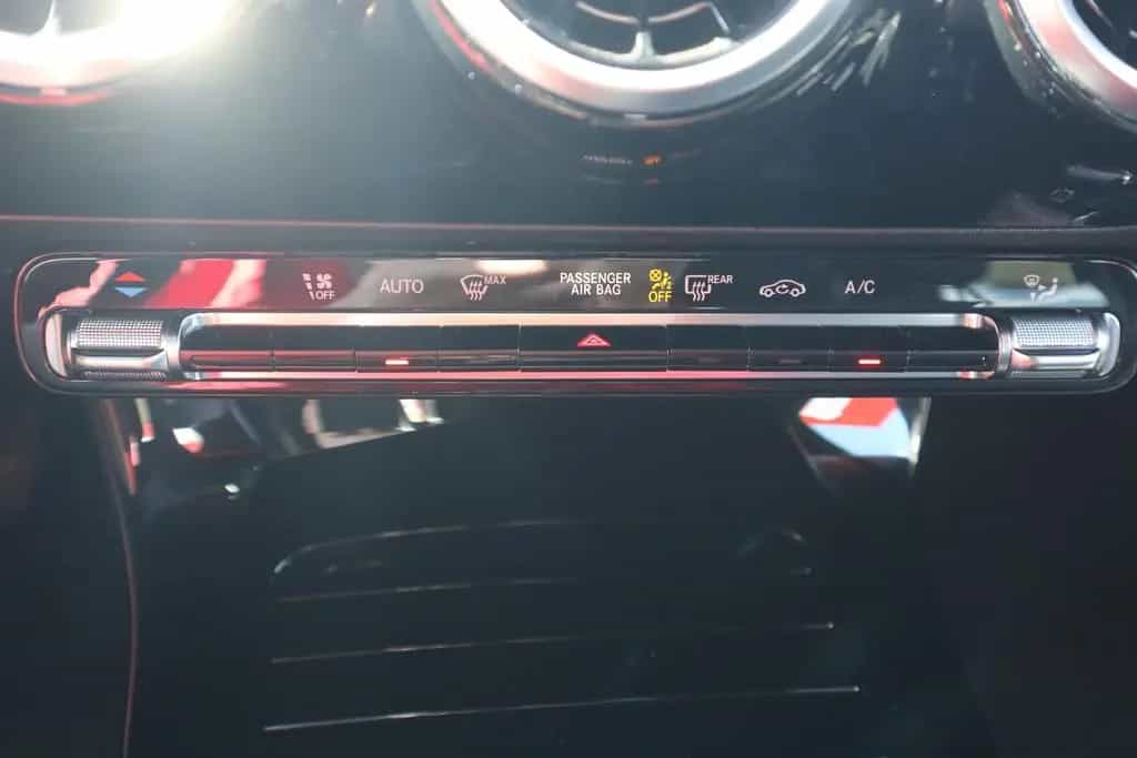 Mercedes-Benz CLA-Class 200 Progressive LED Navi Tempomat Spurhalte 12/2019-photo-27