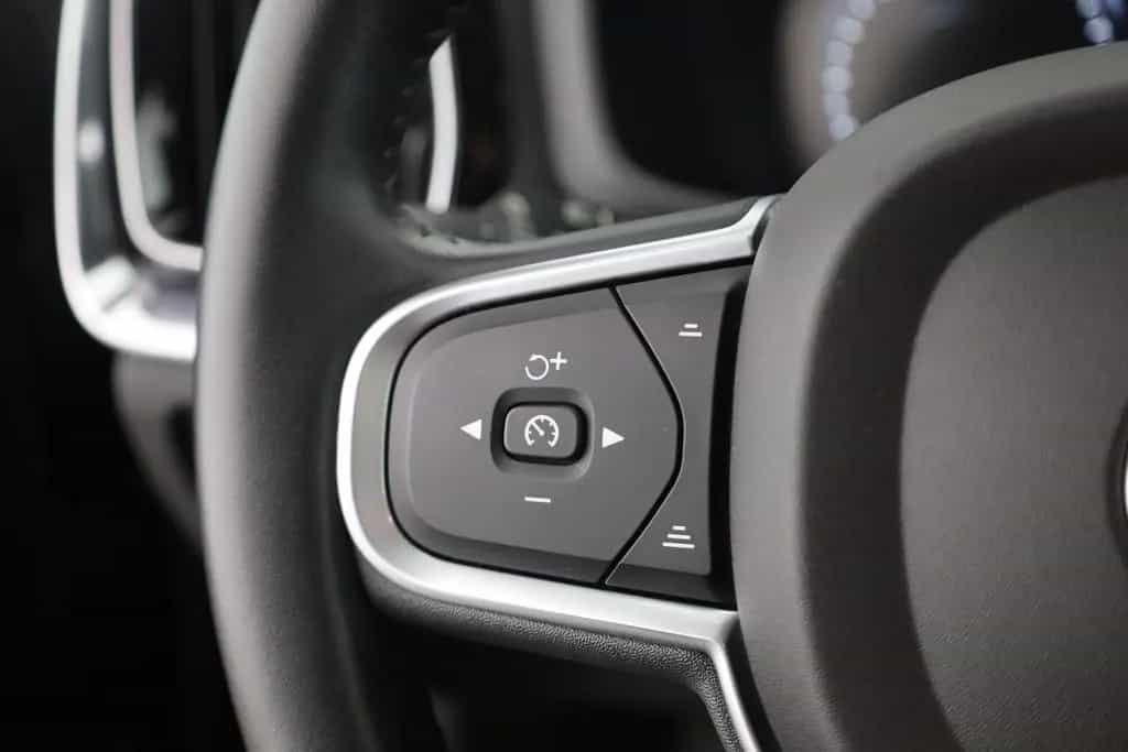 Volvo V60 2.0 Momentum LED Navi Kamera Teilleder PDC 01/2019-photo-12