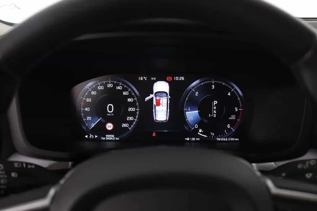 Volvo V60 2.0 Momentum LED Navi Kamera Teilleder PDC 01/2019-photo-14