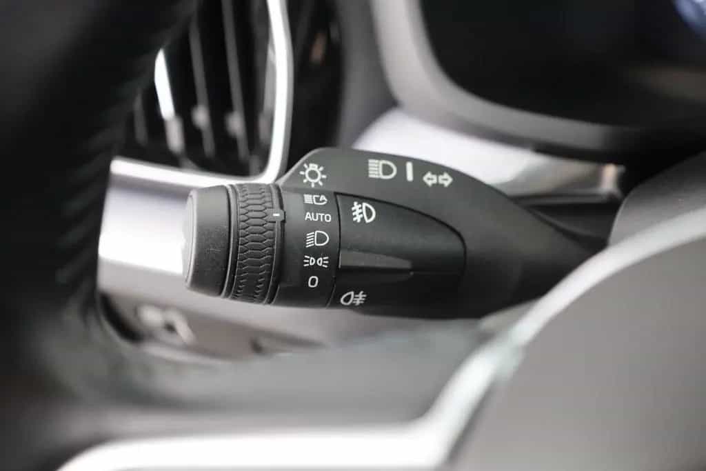 Volvo V60 2.0 Momentum LED Navi Kamera Teilleder PDC 01/2019-photo-15
