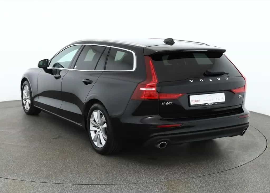 Volvo V60 2.0 Momentum LED Navi Kamera Teilleder PDC 01/2019-photo-2