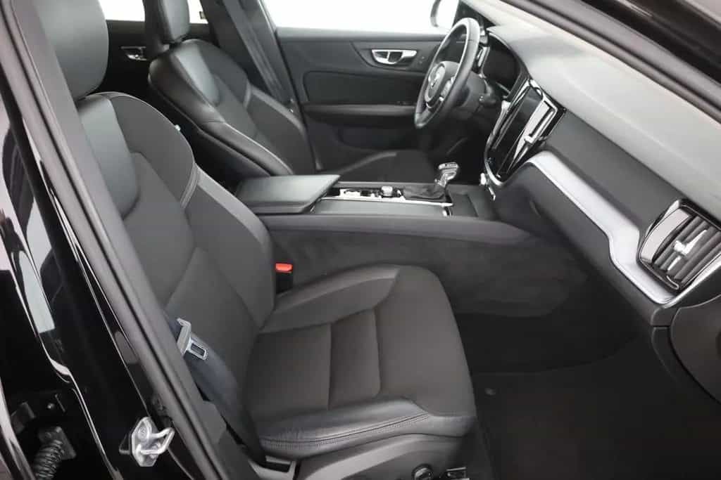 Volvo V60 2.0 Momentum LED Navi Kamera Teilleder PDC 01/2019-photo-20