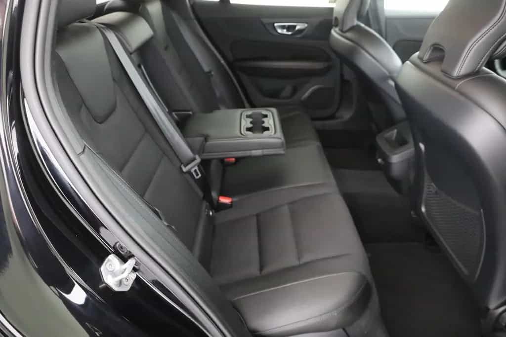 Volvo V60 2.0 Momentum LED Navi Kamera Teilleder PDC 01/2019-photo-21