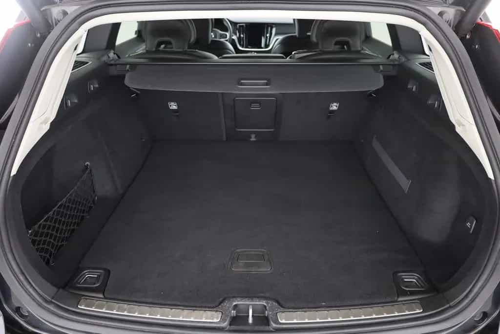 Volvo V60 2.0 Momentum LED Navi Kamera Teilleder PDC 01/2019-photo-22