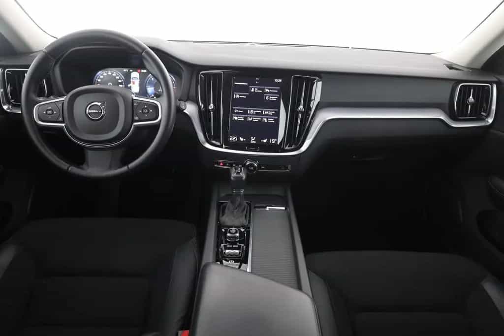Volvo V60 2.0 Momentum LED Navi Kamera Teilleder PDC 01/2019-photo-8