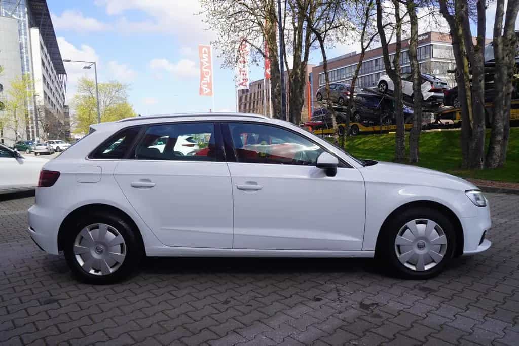 Audi A3 Sportback 1.6 TDI 11/2018-photo-4