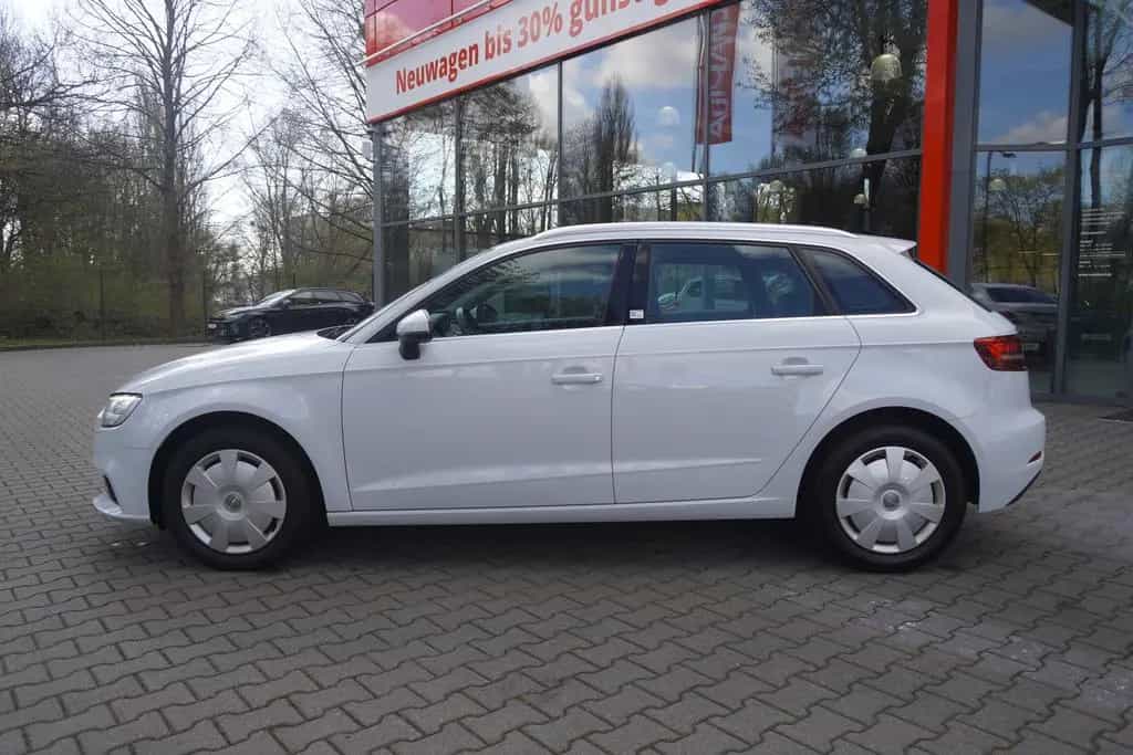Audi A3 Sportback 1.6 TDI 11/2018-photo-8