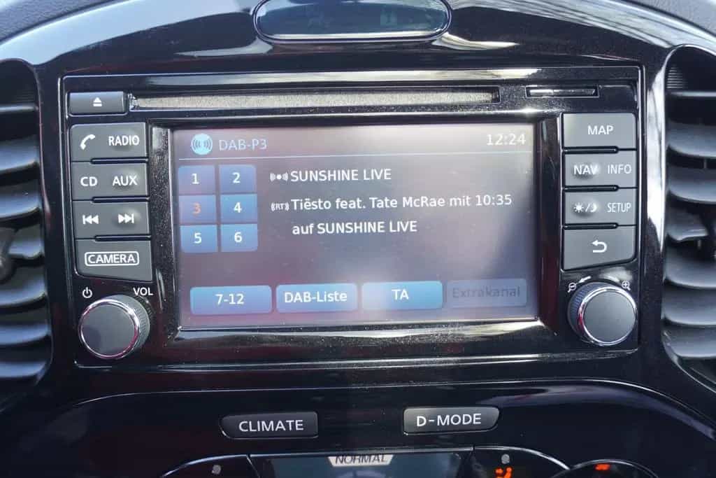 Nissan Juke 1.2 N-Connecta Klimaaut. Standheizung Navi 01/2018-photo-18