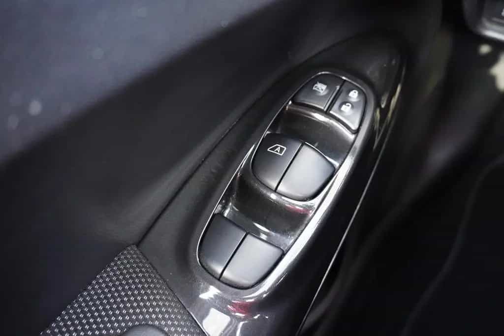 Nissan Juke 1.2 N-Connecta Klimaaut. Standheizung Navi 01/2018-photo-24