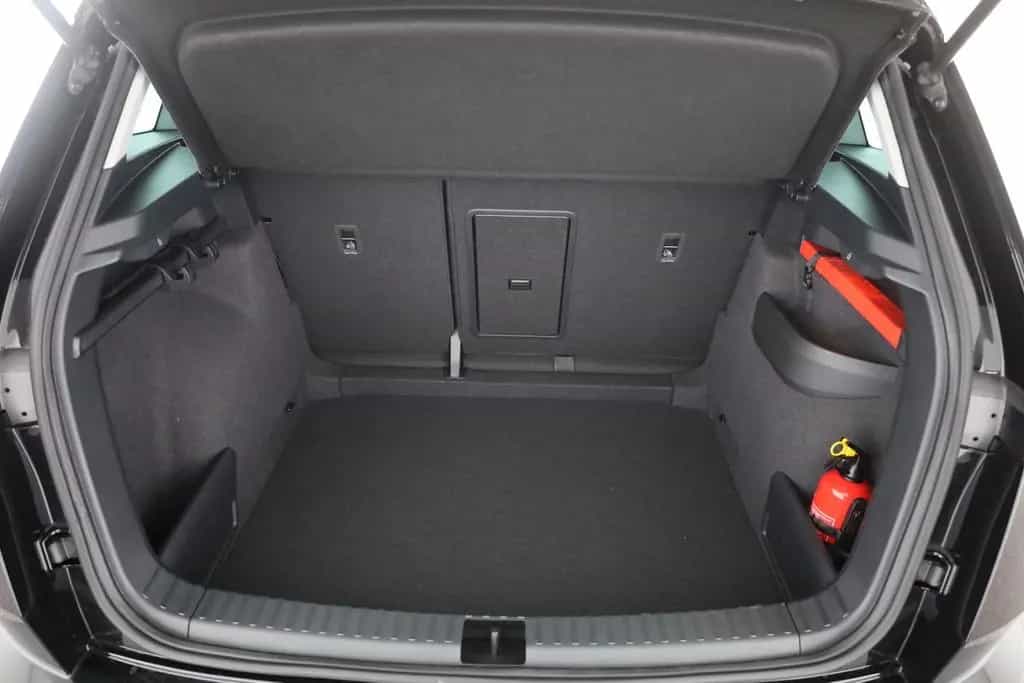 Skoda Karoq 1.5 TSI DSG LED ACC Navi Kamera AHK 02/2026-photo-24