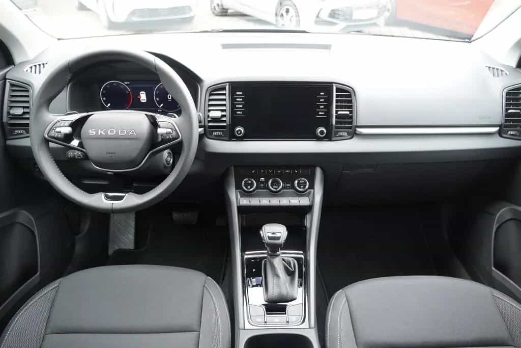 Skoda Karoq 1.5 TSI DSG LED ACC Navi Kamera AHK 02/2026-photo-38