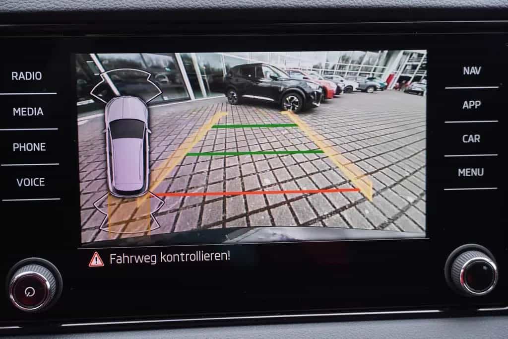 Skoda Karoq 1.5 TSI DSG LED ACC Navi Kamera AHK 02/2026-photo-42