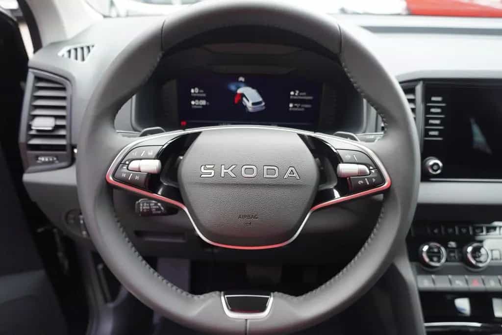 Skoda Karoq 1.5 TSI DSG LED ACC Navi Kamera AHK 02/2026-photo-46
