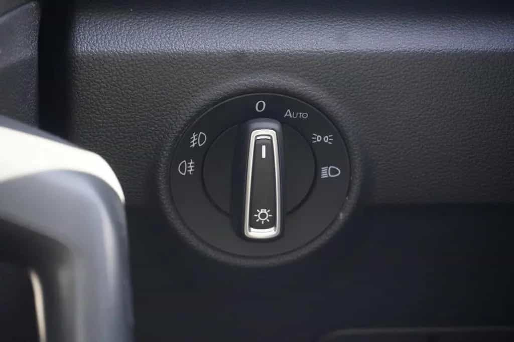 Volkswagen T-Roc 1.5 TSI Style LED Navi ACC Kamera AHK PDC 06/2018-photo-9