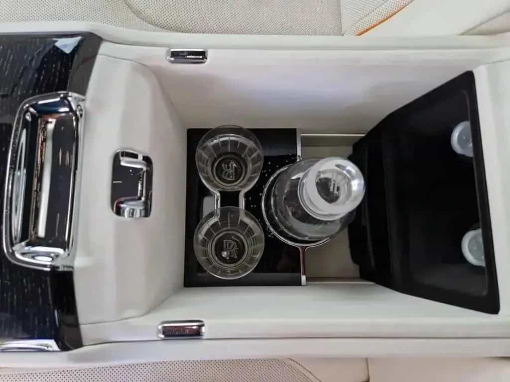 Rolls-Royce Ghost *PROVENANCE* 05/2022-photo-6