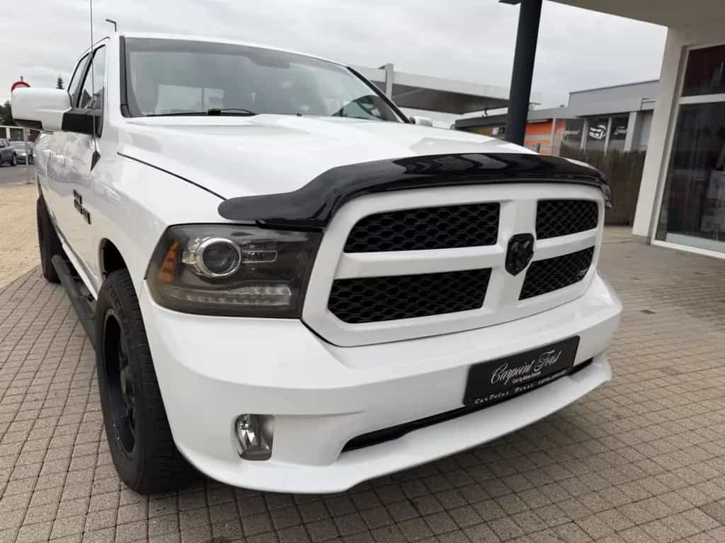 Dodge RAM 1500, 5,7 V8 , AHK , Tüv 09.2027... 11/2013-photo-0