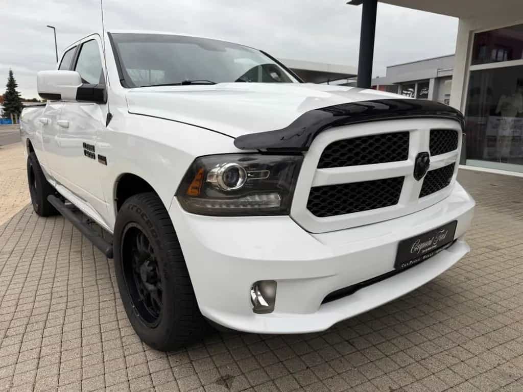 Dodge RAM 1500, 5,7 V8 , AHK , Tüv 09.2027... 11/2013-photo-1