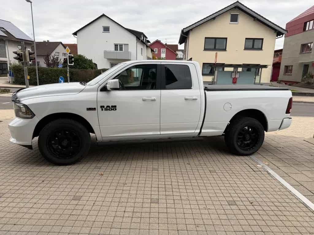 Dodge RAM 1500, 5,7 V8 , AHK , Tüv 09.2027... 11/2013-photo-10