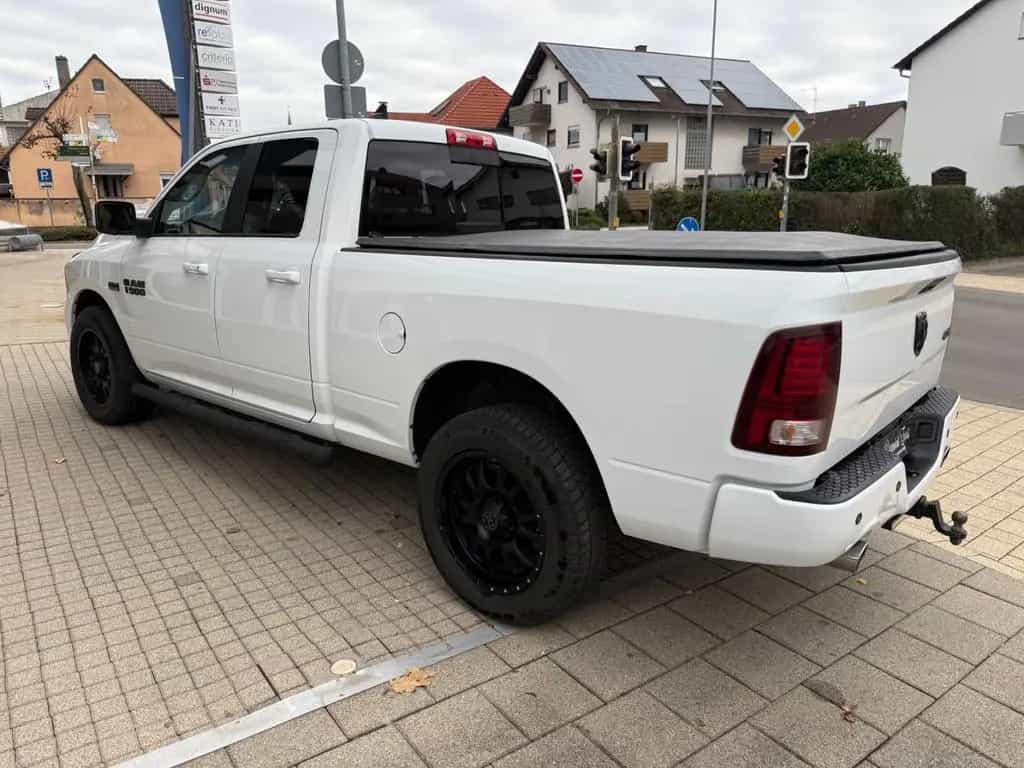 Dodge RAM 1500, 5,7 V8 , AHK , Tüv 09.2027... 11/2013-photo-11