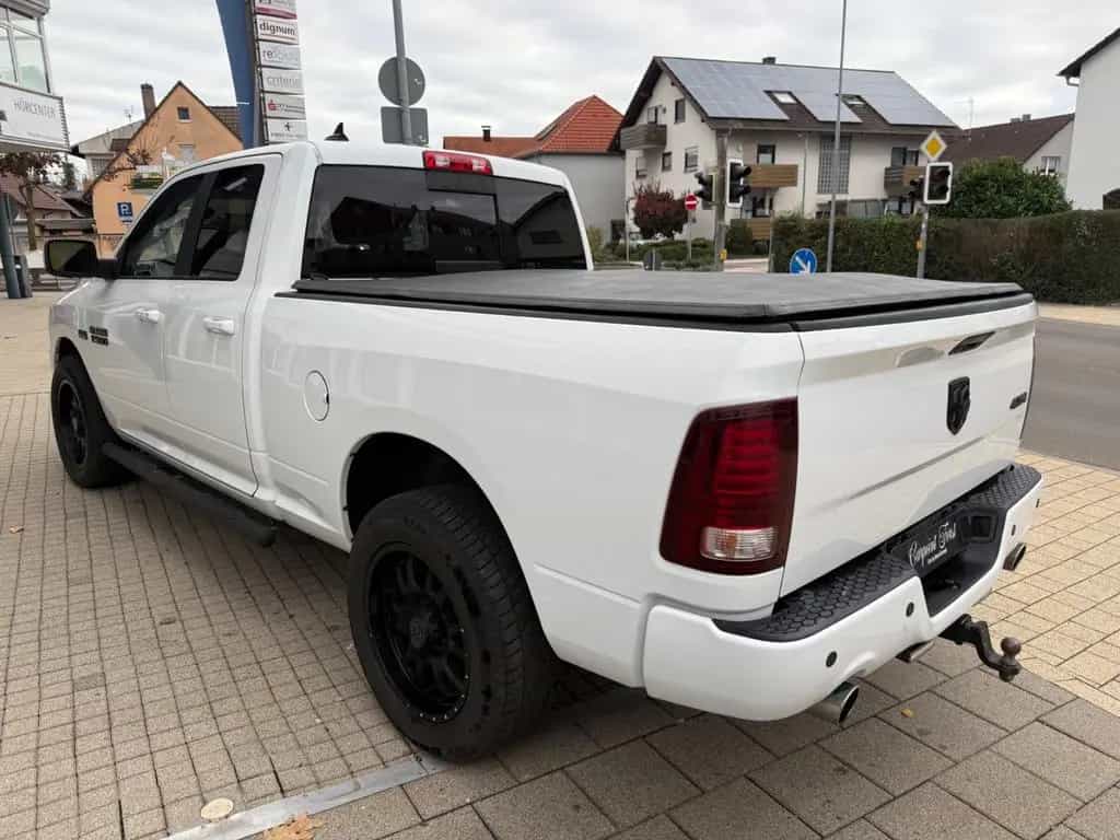 Dodge RAM 1500, 5,7 V8 , AHK , Tüv 09.2027... 11/2013-photo-12