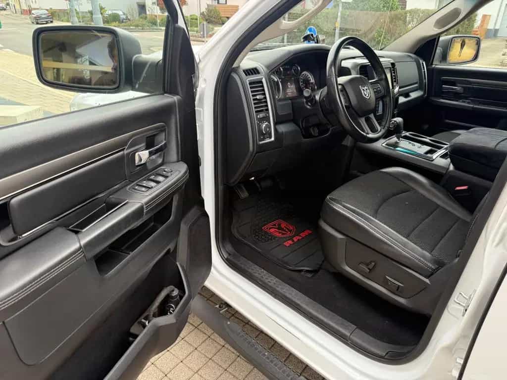 Dodge RAM 1500, 5,7 V8 , AHK , Tüv 09.2027... 11/2013-photo-16