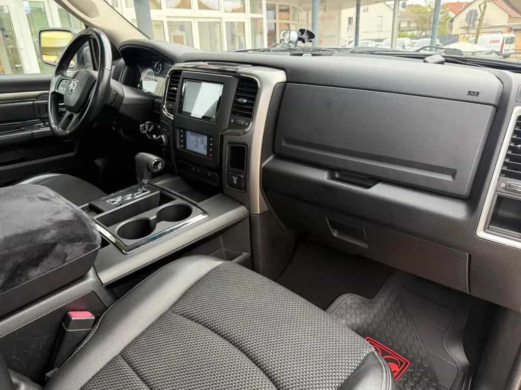 Dodge RAM 1500, 5,7 V8 , AHK , Tüv 09.2027... 11/2013-photo-23