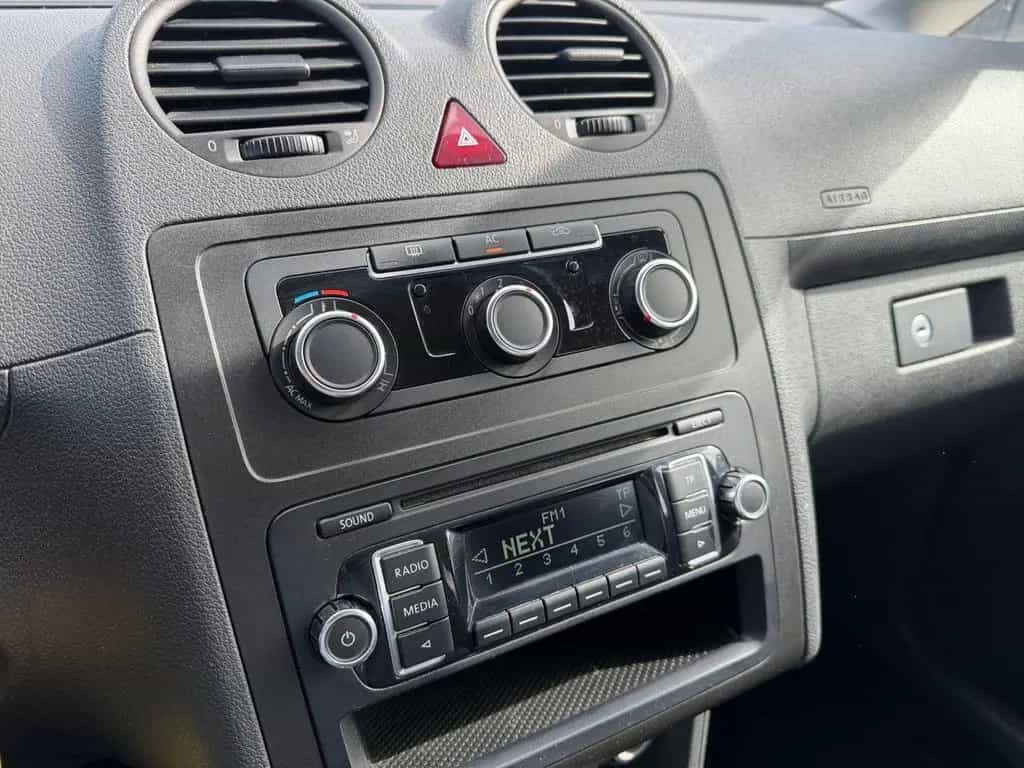 Volkswagen Caddy 1,2 TSI Roncalli Trendline*ROLLSTUHLRAMPE* 09/2012-photo-19