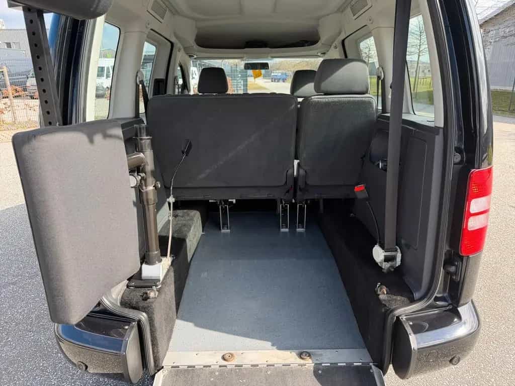 Volkswagen Caddy 1,2 TSI Roncalli Trendline*ROLLSTUHLRAMPE* 09/2012-photo-22