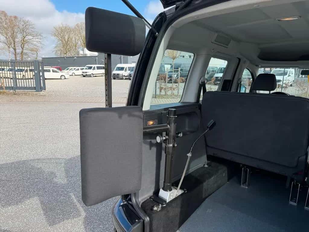Volkswagen Caddy 1,2 TSI Roncalli Trendline*ROLLSTUHLRAMPE* 09/2012-photo-26