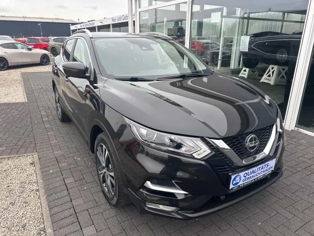 Nissan Qashqai 1.3 N-Connecta aAHK Panoramadach 03/2020-photo-2