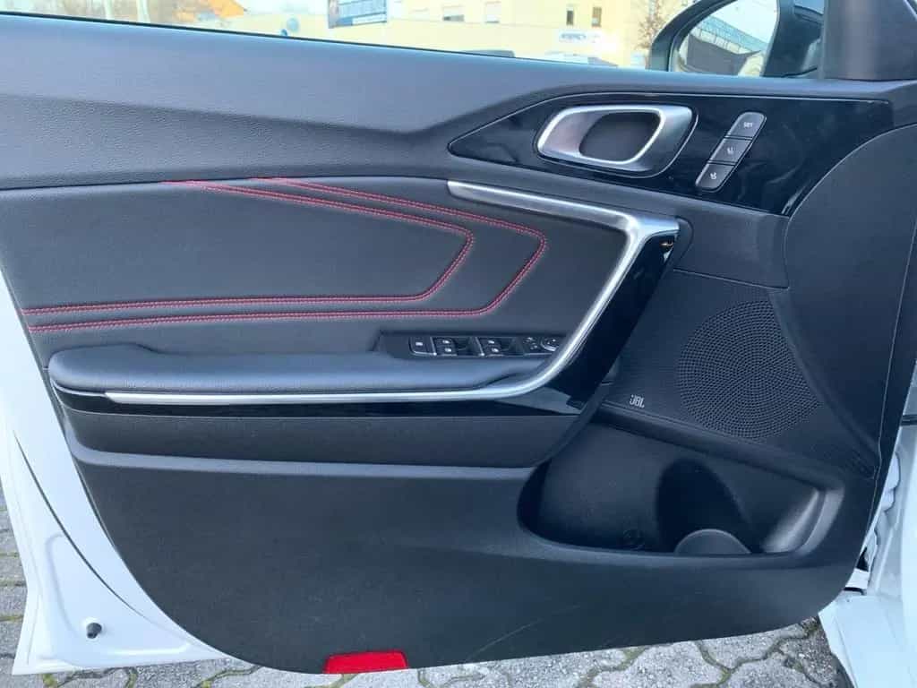 Kia ProCeed 1.6 T-GDI 7-DCT GT AHK Sportauspuff 08/2019-photo-17