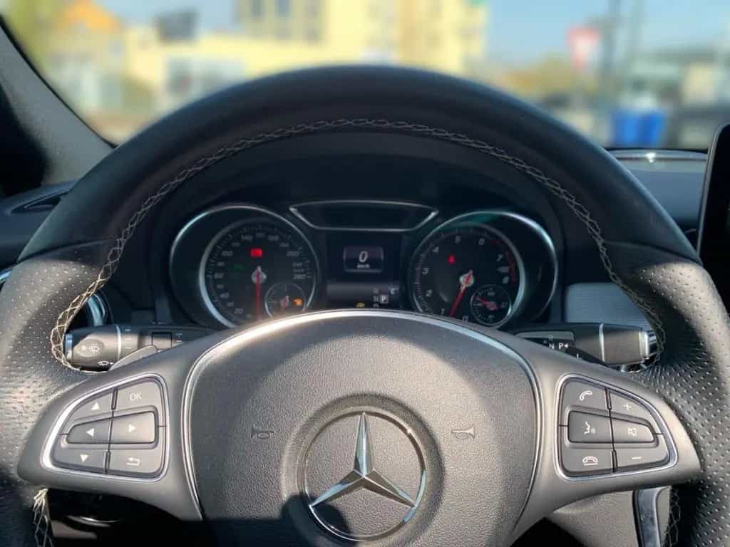 Mercedes-Benz GLA-Class 180 Urban Automatik Navi Pan. Dach 07/2017-photo-20