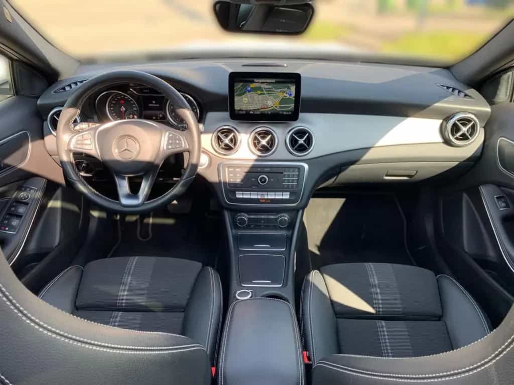 Mercedes-Benz GLA-Class 180 Urban Automatik Navi Pan. Dach 07/2017-photo-23