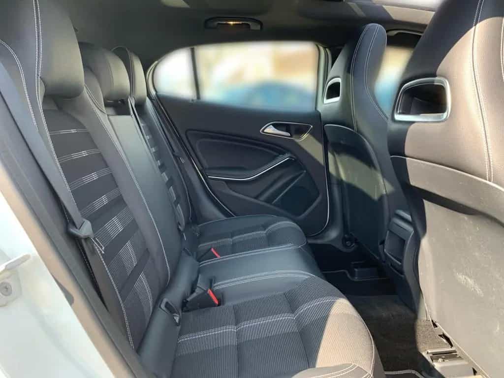 Mercedes-Benz GLA-Class 180 Urban Automatik Navi Pan. Dach 07/2017-photo-24
