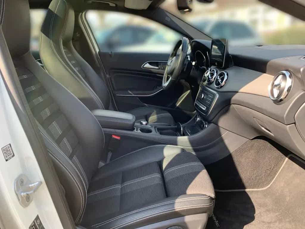 Mercedes-Benz GLA-Class 180 Urban Automatik Navi Pan. Dach 07/2017-photo-26