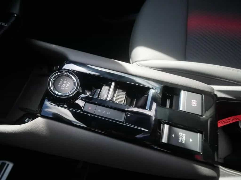 Alfa Romeo Junior IBRIDA Q4 TI 1.2 VGT 145PS DCT6 SCHIEBEDA 05/2026-photo-12